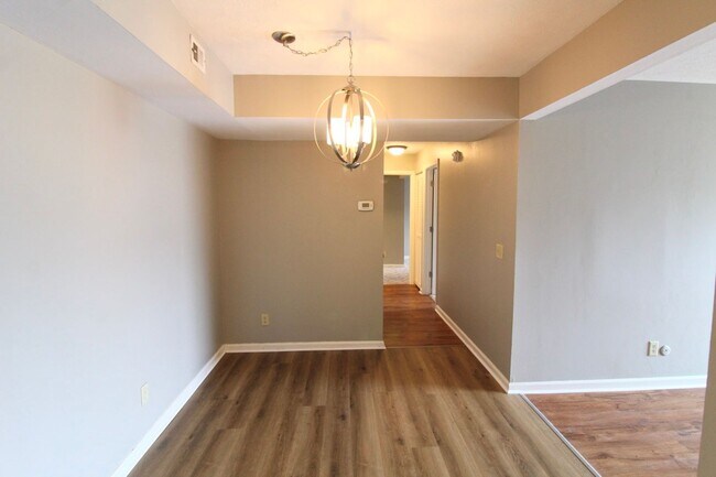 Building Photo - 1030 Blue Ridge Dr
