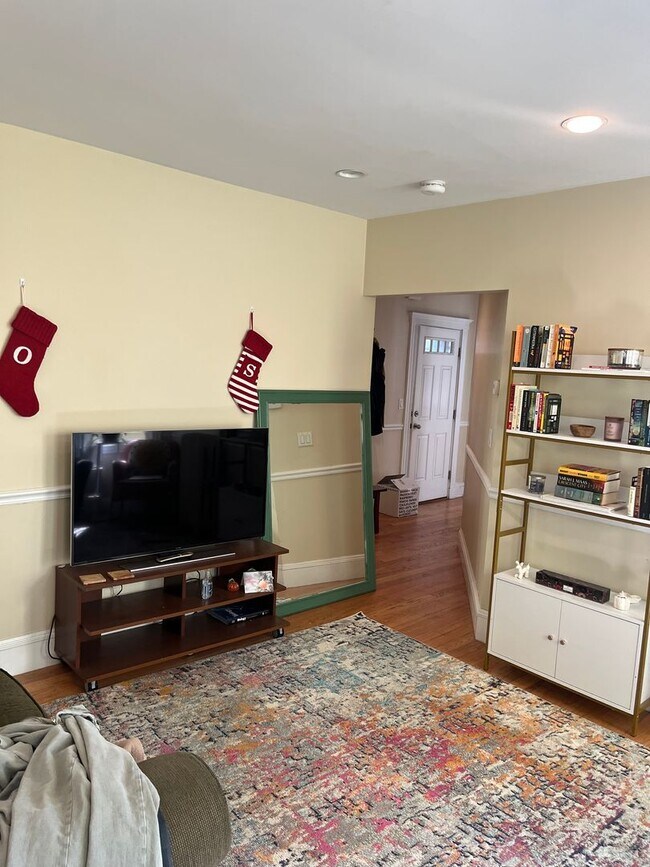 Building Photo - HOT BRIGHTON LISTING!!!!