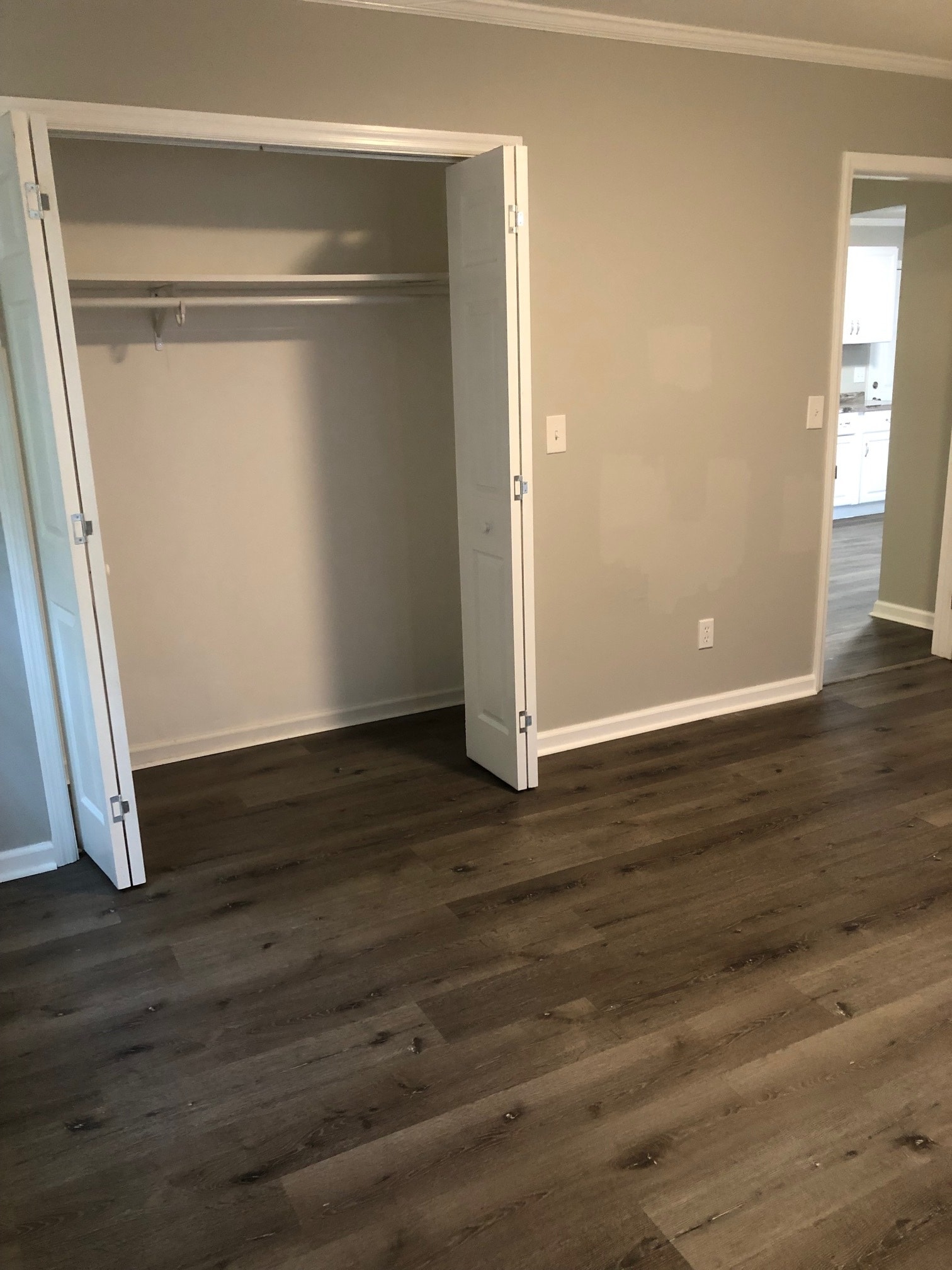 Building Photo - 605 N Adair Street Apt #4