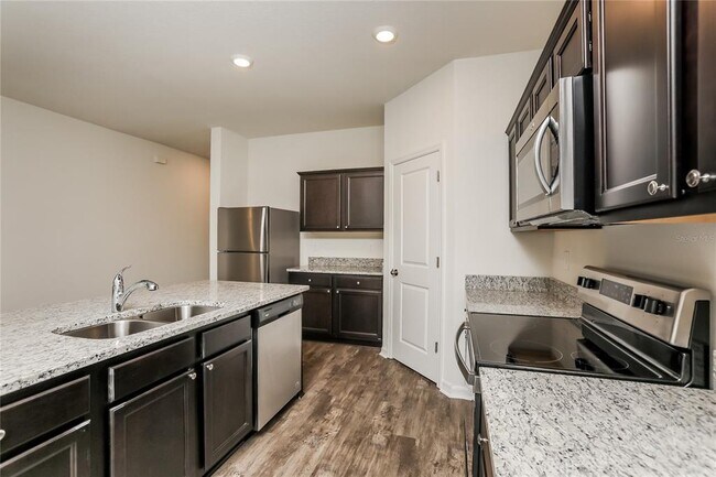 Building Photo - 2847 Neverland Dr