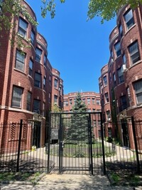 Building Photo - 1062 W Thorndale Ave