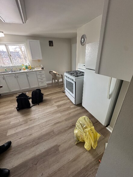 Building Photo - 11 Nixon Ave