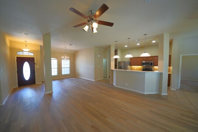 Building Photo - Move-In Ready Property Now Available in Selma, TX! - Realtor Commission: $600