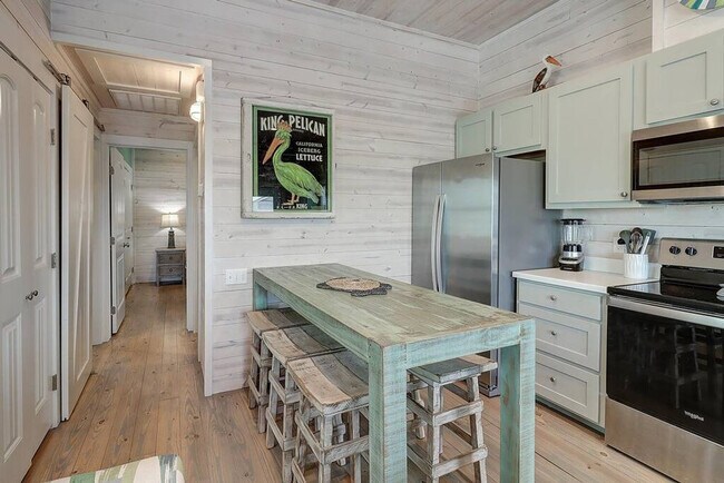 Building Photo - 1924 Eleventh St