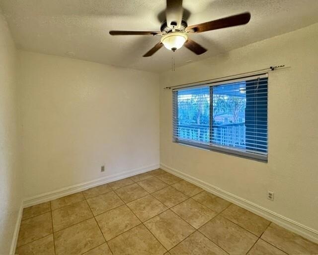 Building Photo - 1423 Holly Heights Dr