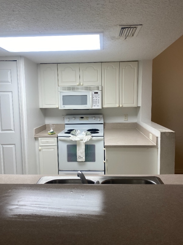 Building Photo - 400 Australian Way