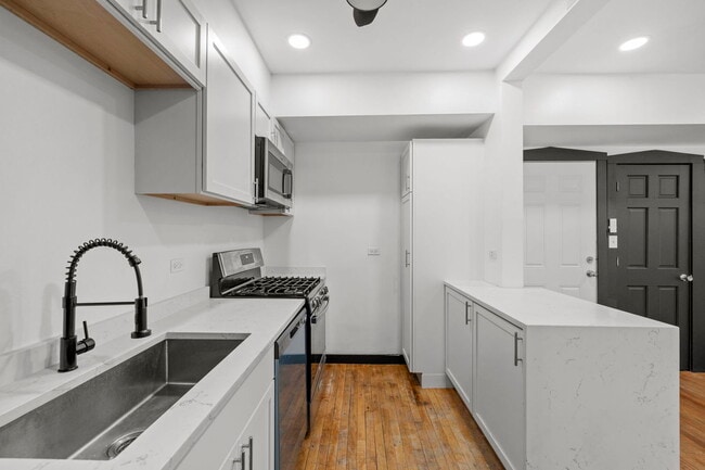 Building Photo - 7202 S Indiana Ave