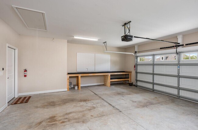 Building Photo - 1164 Hudson Dr