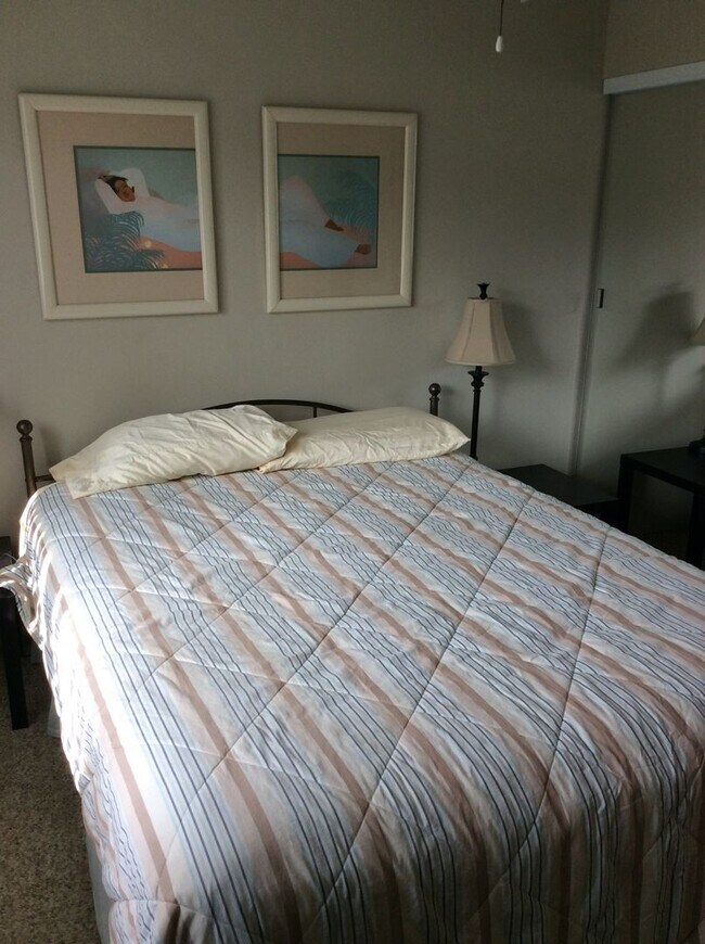 Building Photo - Mostly furnished upstairs 2 bed., 2 full bathroom Kihei Shores condo