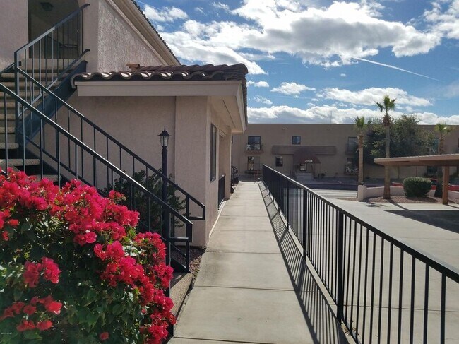 Building Photo - Furnished Condo Summer Rental