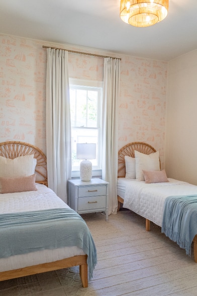 Building Photo - 1645 34th Ave