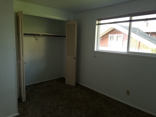 2nd Bedroom - 110 N Dean St