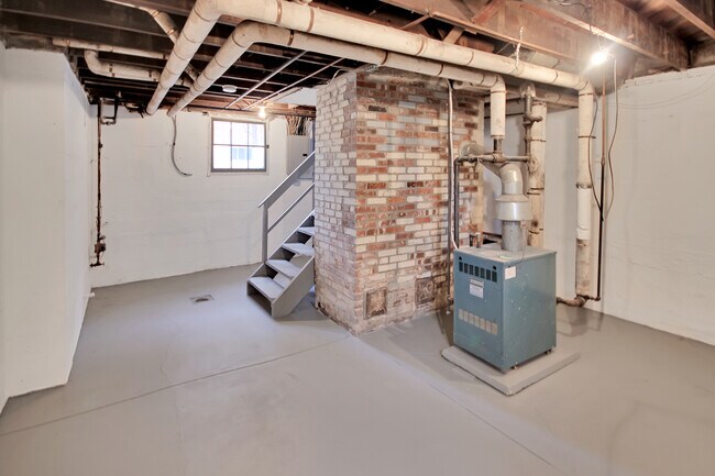Building Photo - 7428 Cornell Ave
