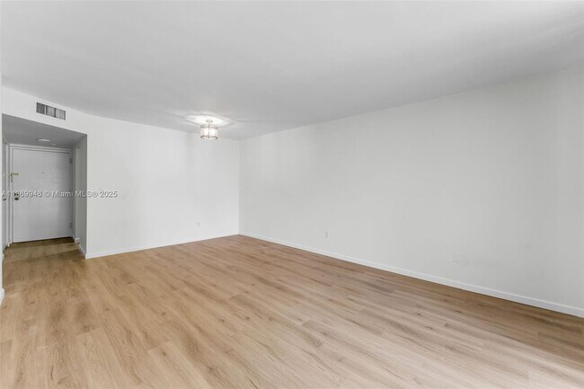 Building Photo - 8307 SW 142nd Ave