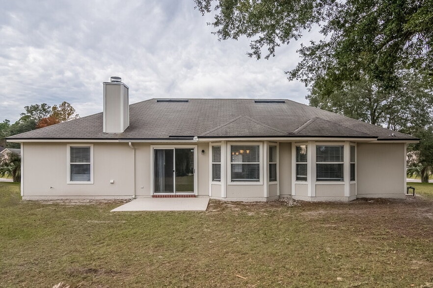 Building Photo - 7955 Ortega Bluff Pkwy