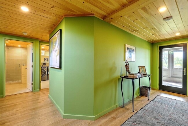 Building Photo - 88 3rd St