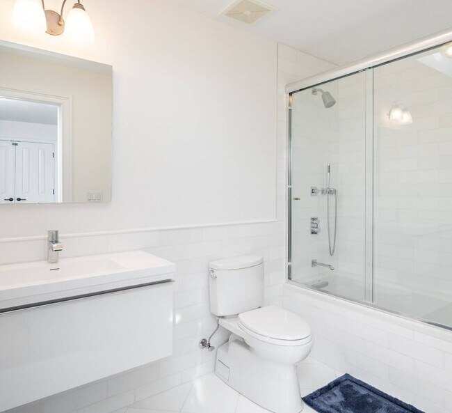 Building Photo - 15 S Hill St