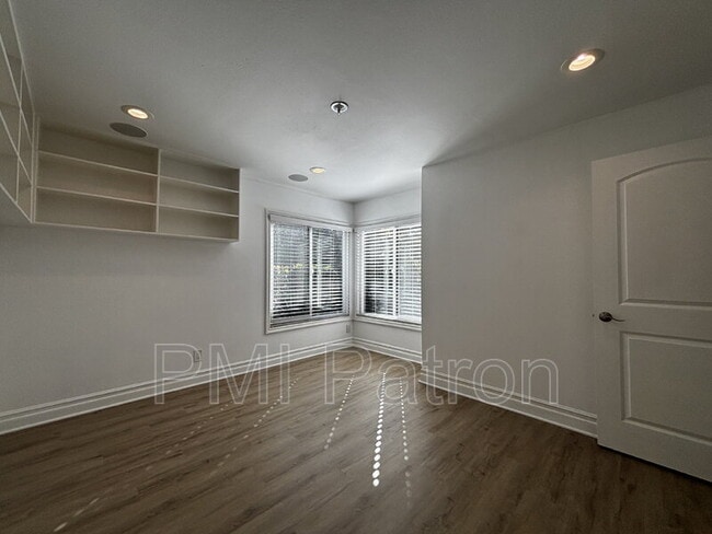 Building Photo - 68 Sea Island Dr