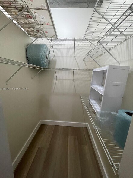 Building Photo - 2001 Biscayne Blvd