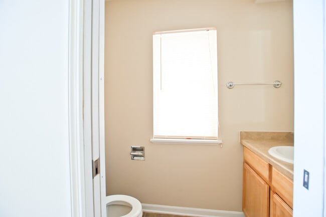 Building Photo - $2970– Spectacular 4 BR Loft, 2 ½ BA Upper Flat, Central Air - One block From UWM -3255 N Oakland