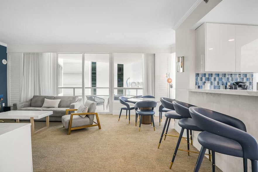 Building Photo - 4401 Collins Ave