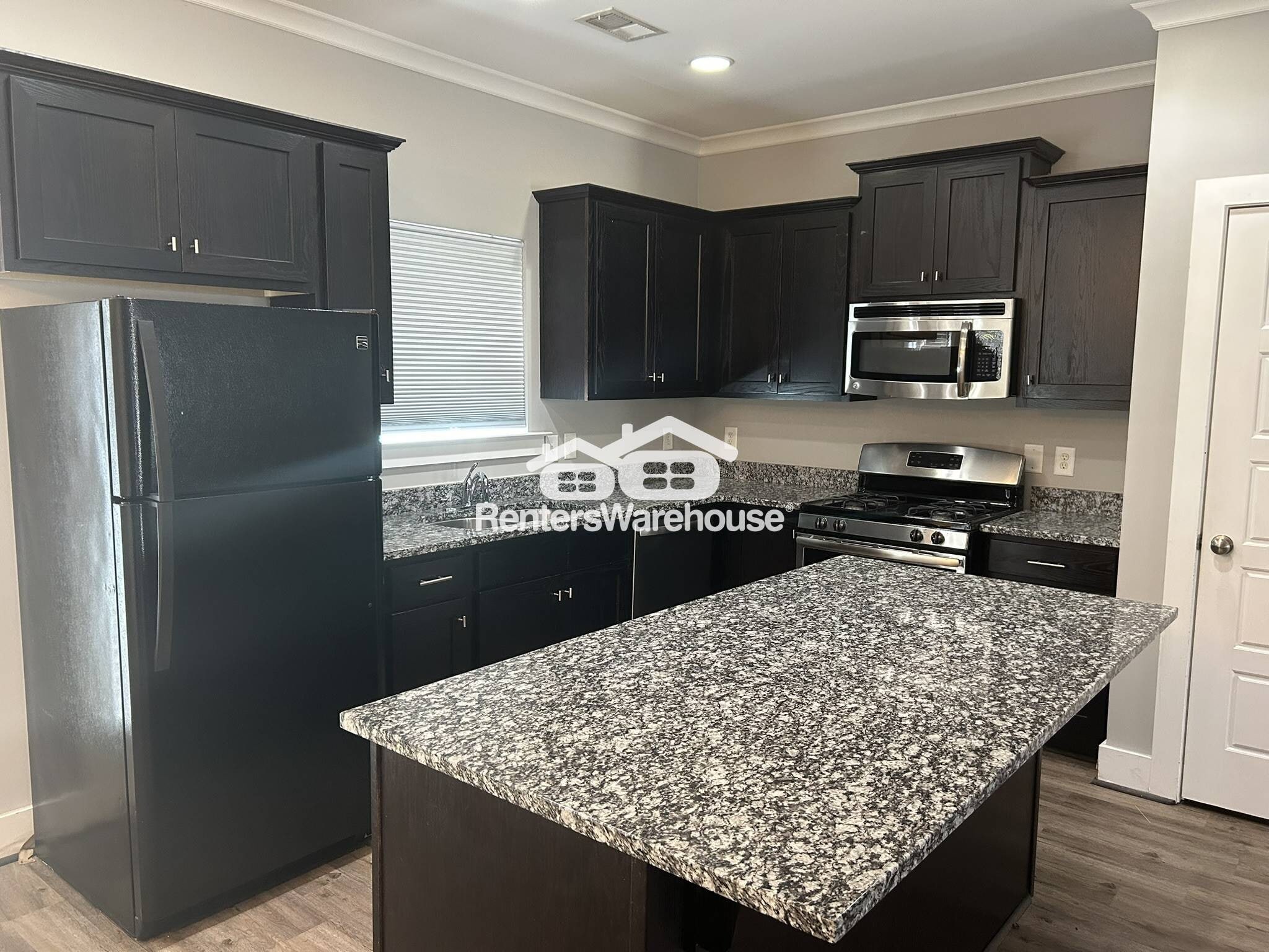 Building Photo - 581 Polo Way