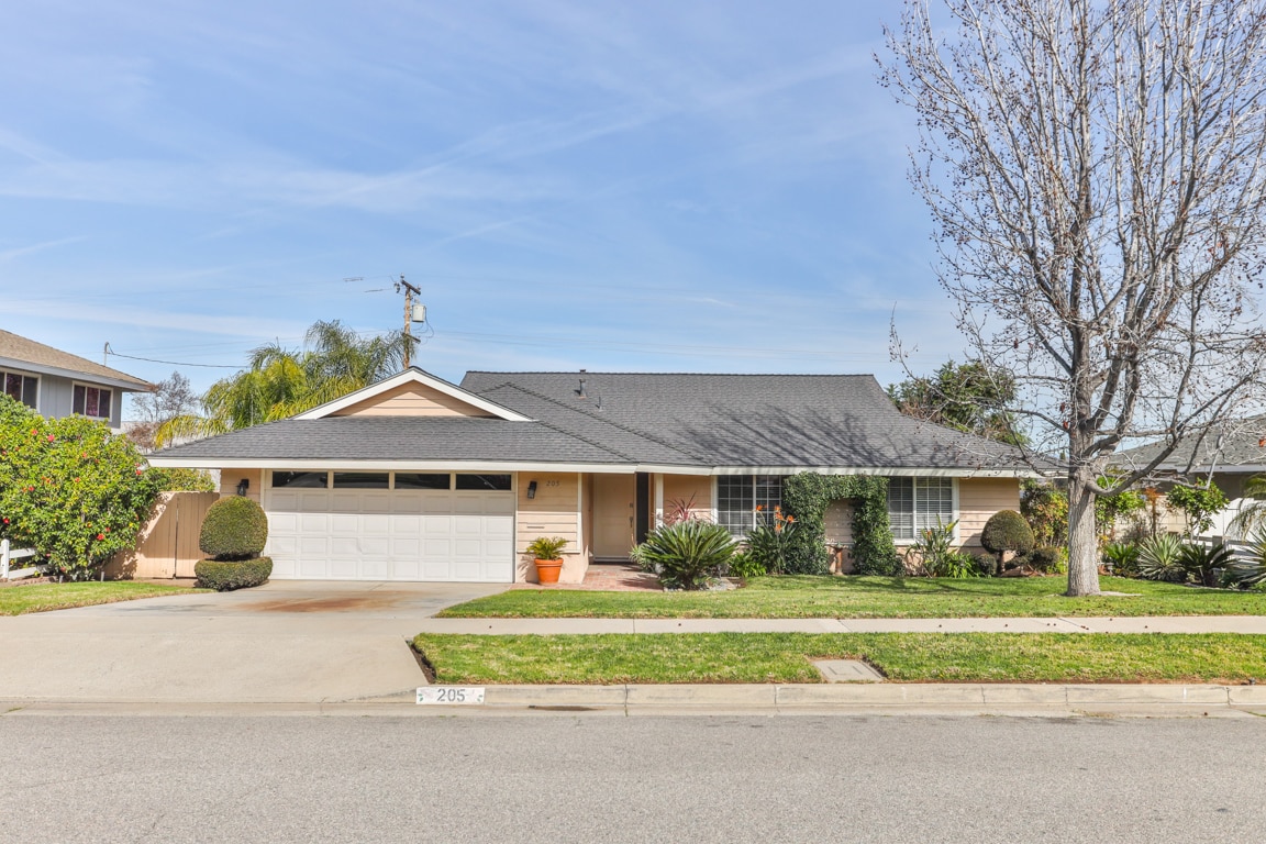 Building Photo - 205 E Old Mill Rd