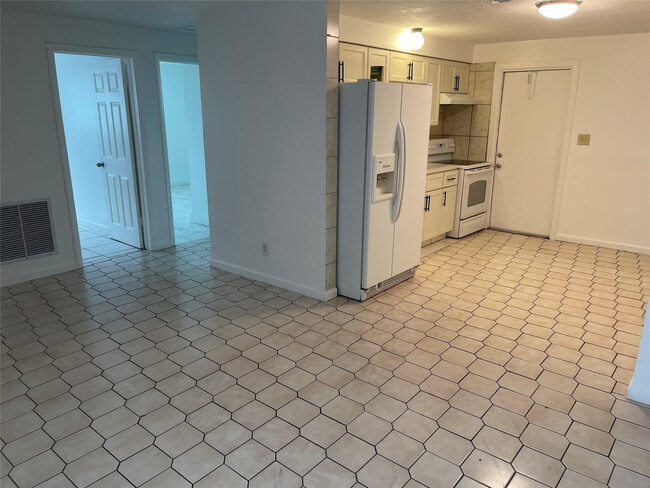 Building Photo - 361 NE 30th St