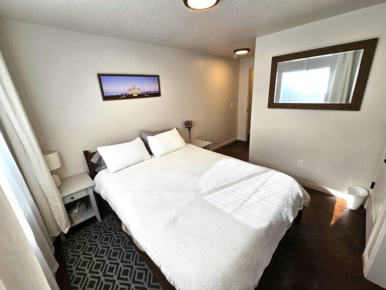 Building Photo - 1368 S 1050 W