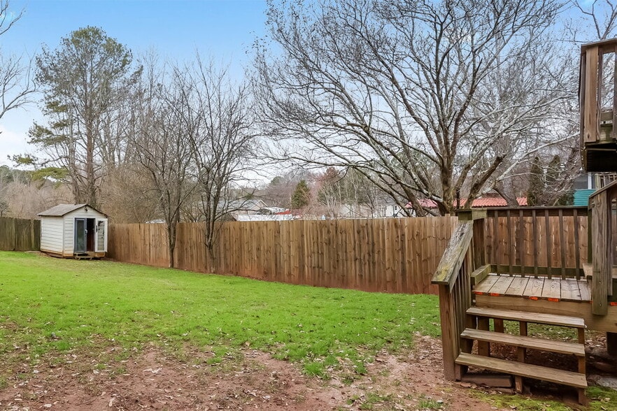 Building Photo - 725 Sunfield Dr NW