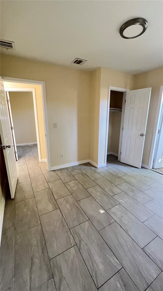 Building Photo - 706 SW 4th Terrace