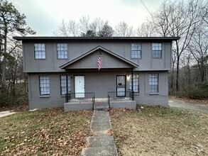 Building Photo - Charming Duplex for Rent- Spacious and Con...