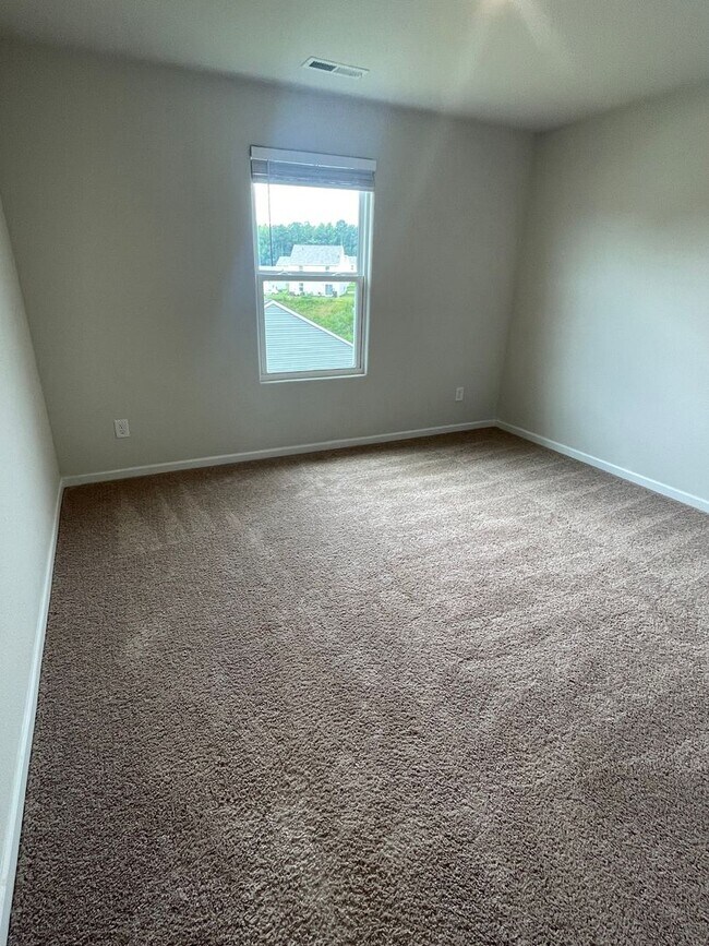 Building Photo - Charming 3-bedroom Single Family Home.