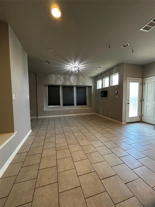 Building Photo - 150 Gambel Oak Way