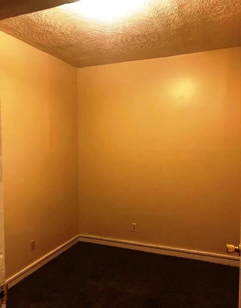 Building Photo - 706 W Graham St