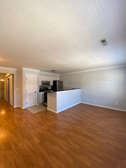updated appliances and granite counters - 5 W Lincoln St