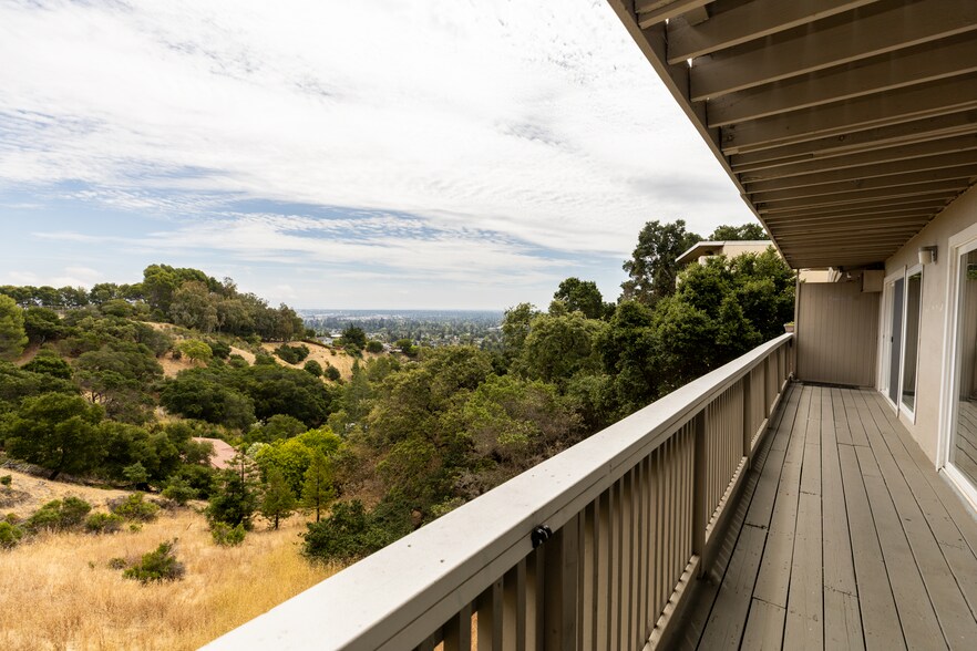 Building Photo - 409 Portofino Dr