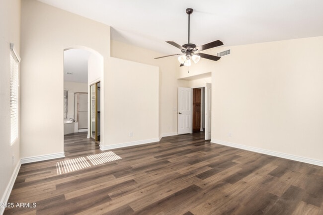 Building Photo - 1517 W Islandia Dr