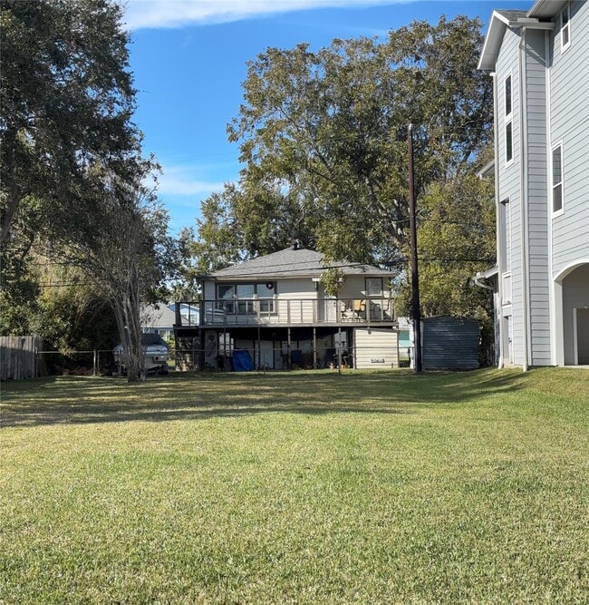 Building Photo - 4911 Oleander St