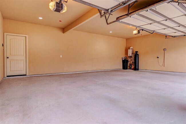 Building Photo - 20307 Cortina Valley Dr