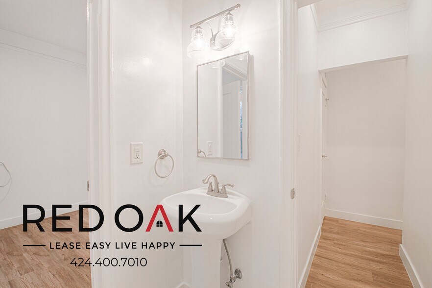 Building Photo - 1818 Whitley Ave