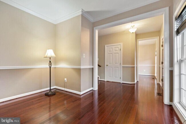 Building Photo - 23209 Robin Song Dr