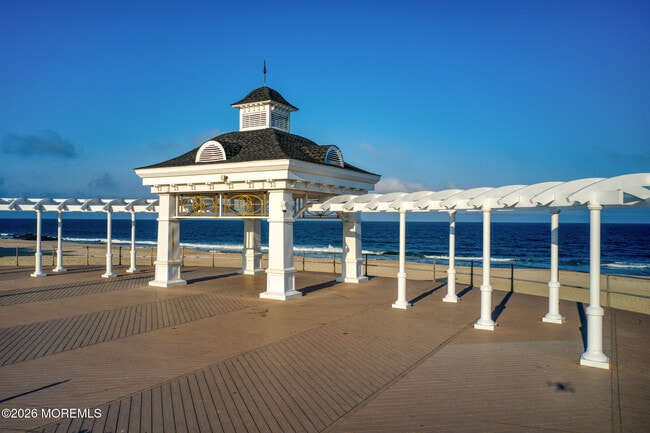 Building Photo - 119 Avery Ave