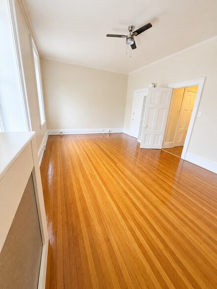 Building Photo - 420 W Chelten Ave
