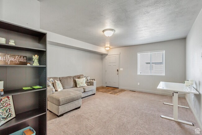 Building Photo - 14409 S Oakfield Way