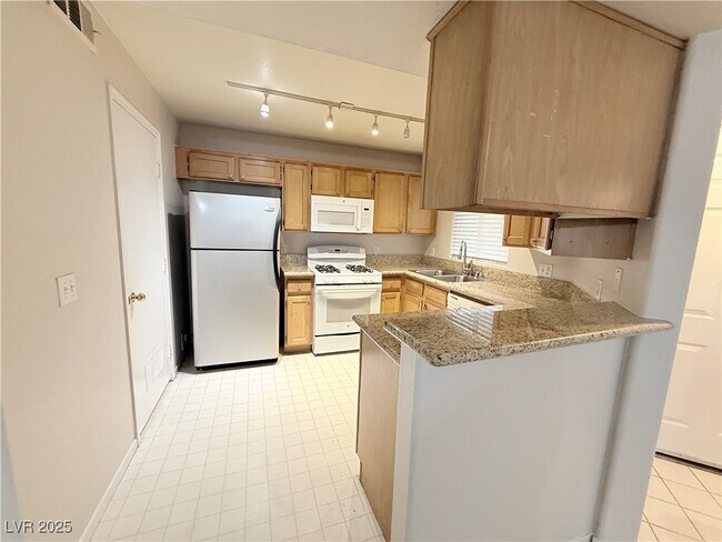 Building Photo - 4555 E Sahara Ave