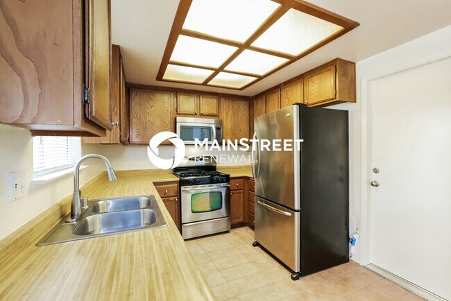 Building Photo - 3 Bedroom Pet-Friendly Home in Henderson, NV with Main Street Renewal