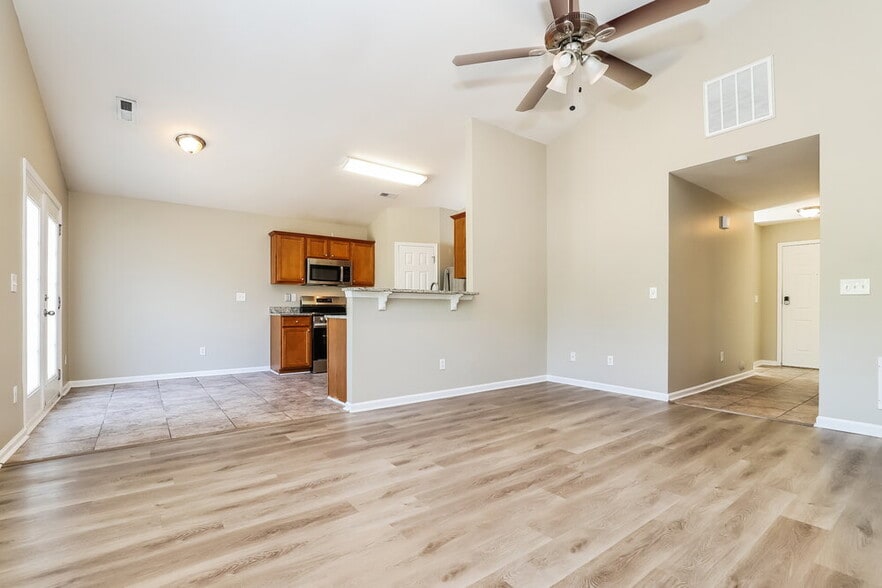 Building Photo - 4412 Gray Wolf Way