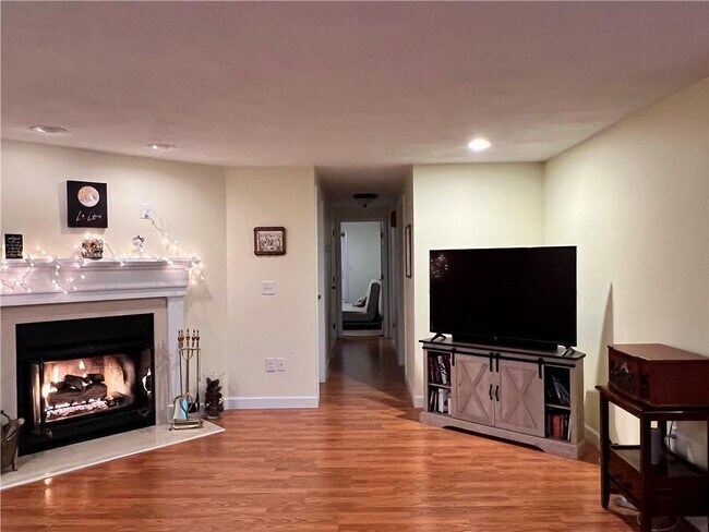 Building Photo - 29 D Swan Ct