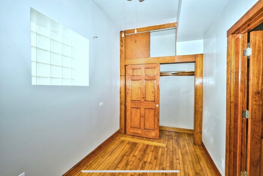 Building Photo - 1747 W Le Moyne St